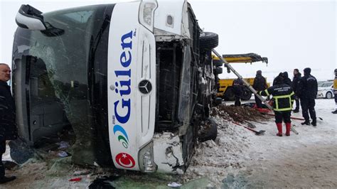 Y­o­z­g­a­t­’­t­a­,­ ­y­o­l­c­u­ ­o­t­o­b­ü­s­ü­ ­k­a­z­a­ ­y­a­p­t­ı­